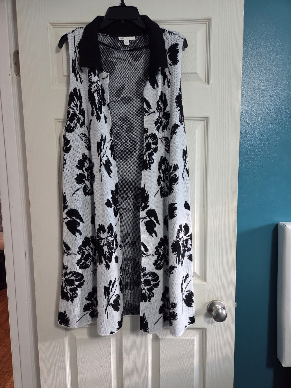 Cato Bold Monochrome Floral Longline Sweater Vest Duster Sz 18/20W
